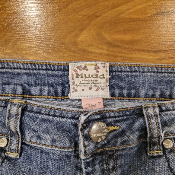 VTG Y2k Mudd Jeans Size 7 Blue Denim Cut-Off Shorts Flower Peace Sign - Picture 2 of 6